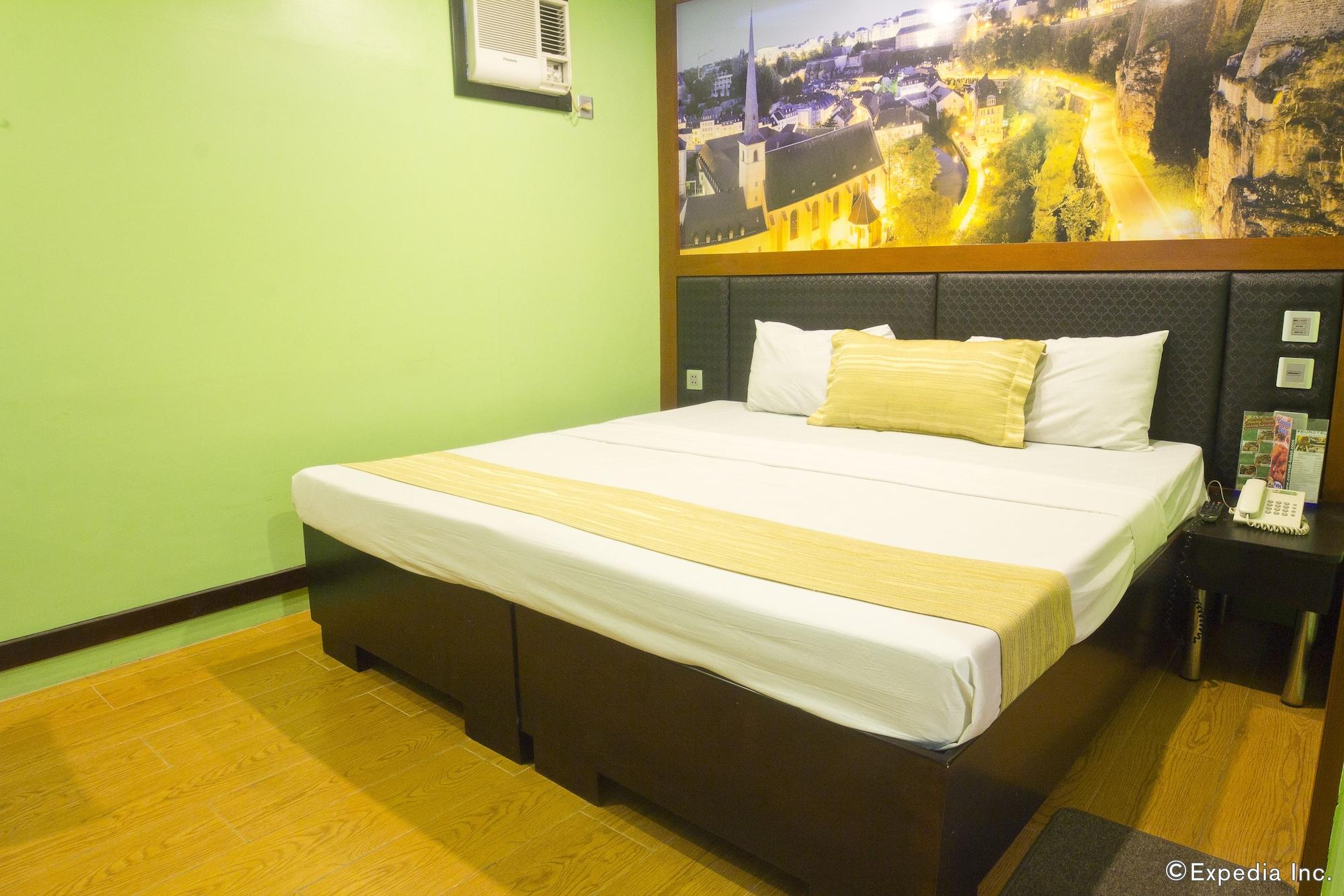 Eurotel Makati Makati City Екстериор снимка