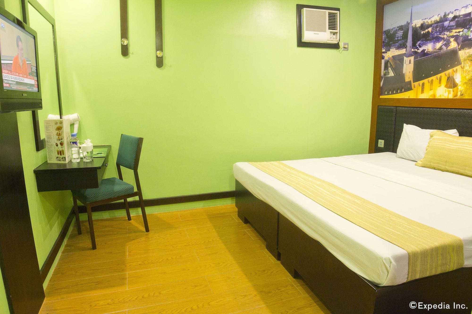 Eurotel Makati Makati City Екстериор снимка
