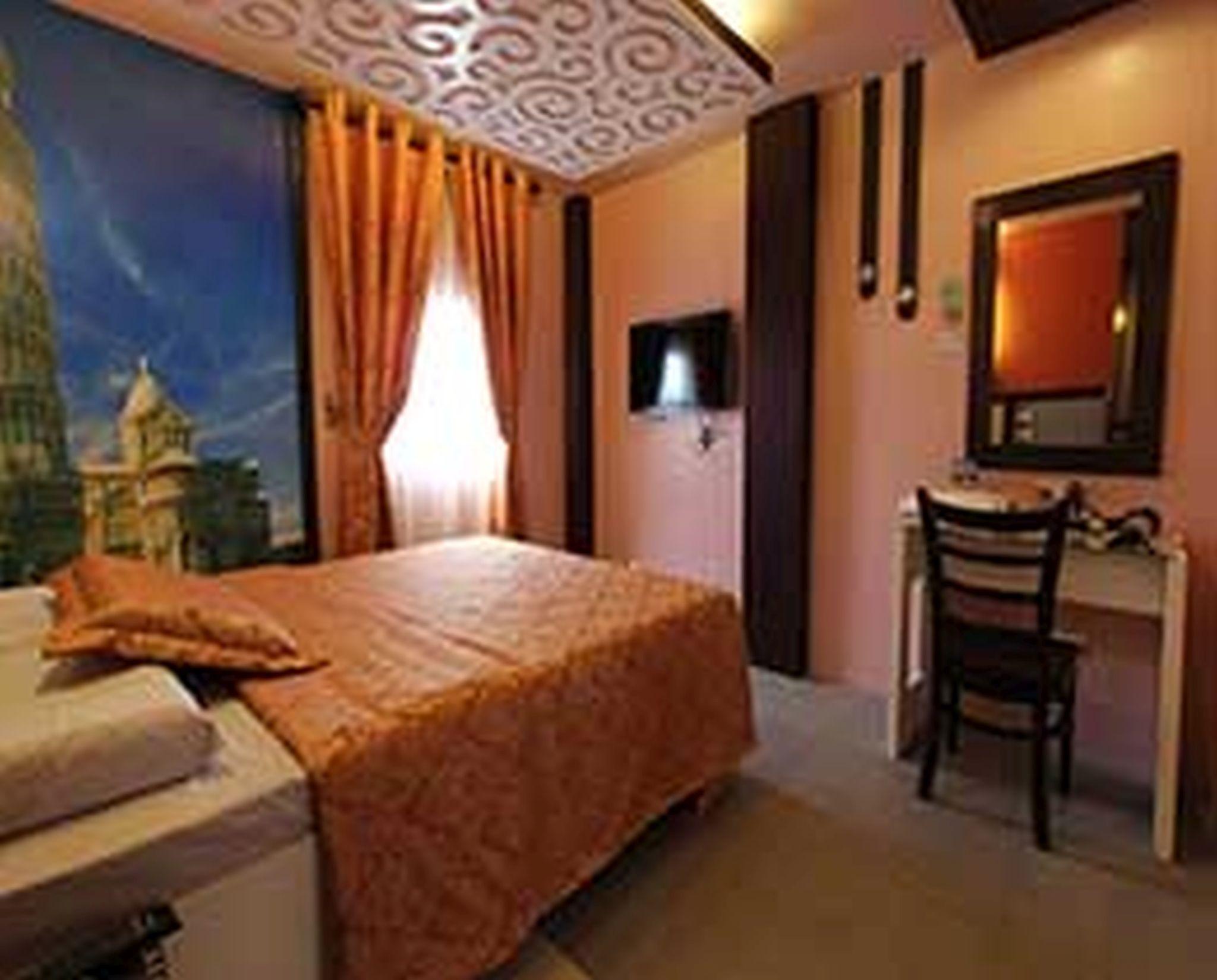 Eurotel Makati Makati City Екстериор снимка