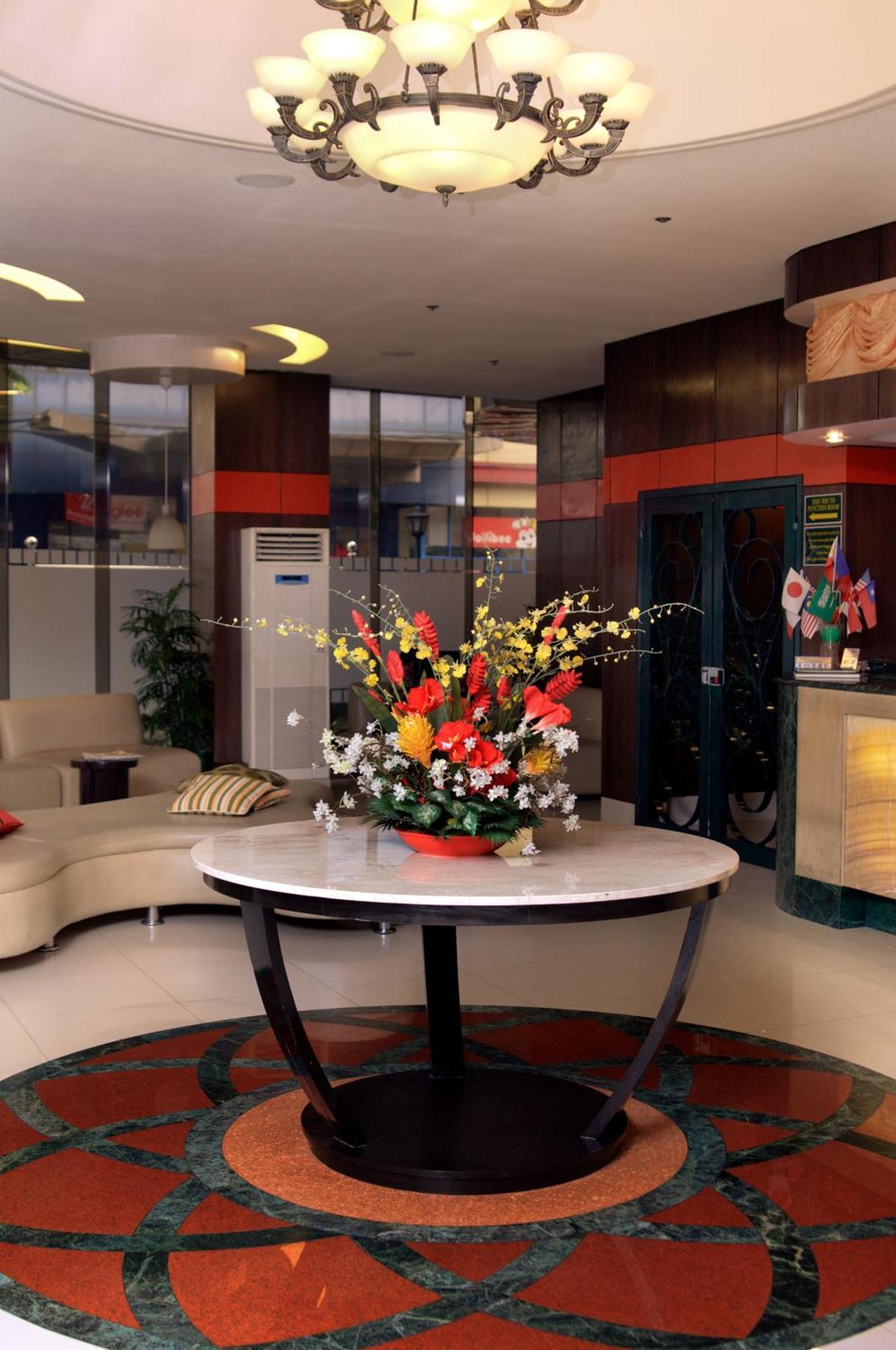 Eurotel Makati Makati City Екстериор снимка