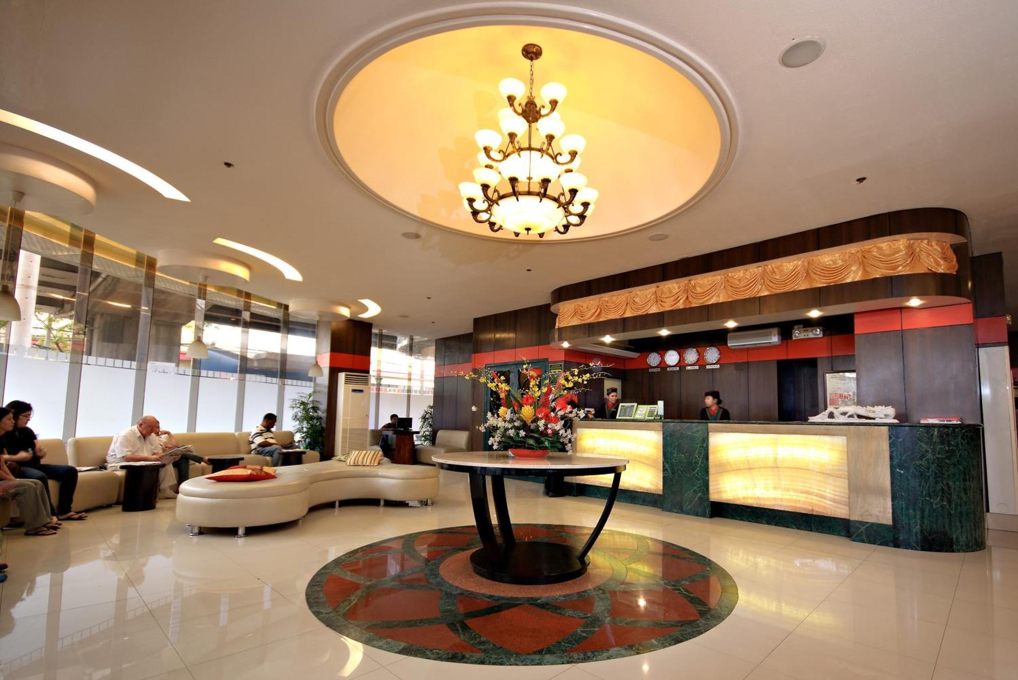Eurotel Makati Makati City Екстериор снимка