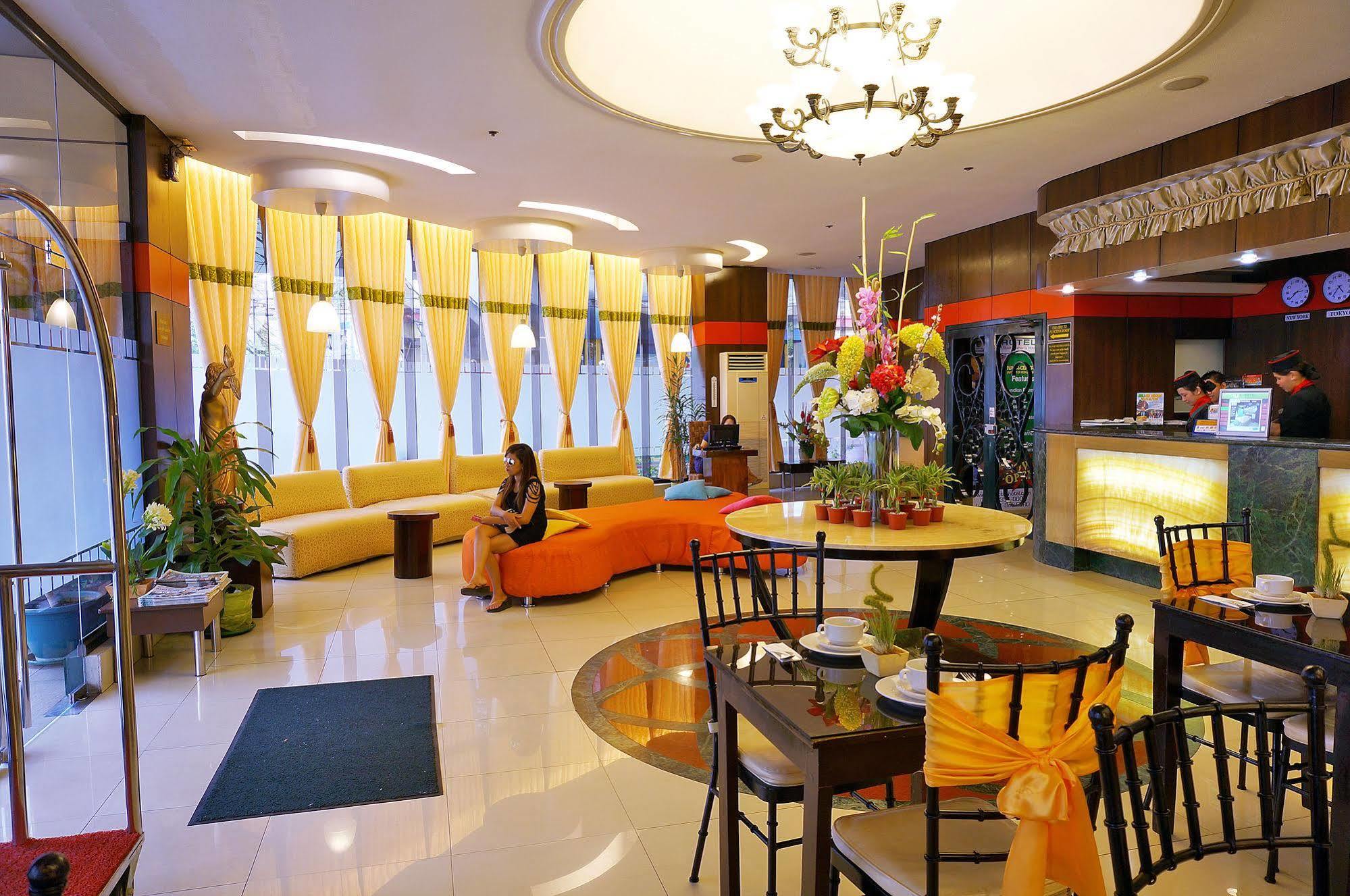 Eurotel Makati Makati City Екстериор снимка