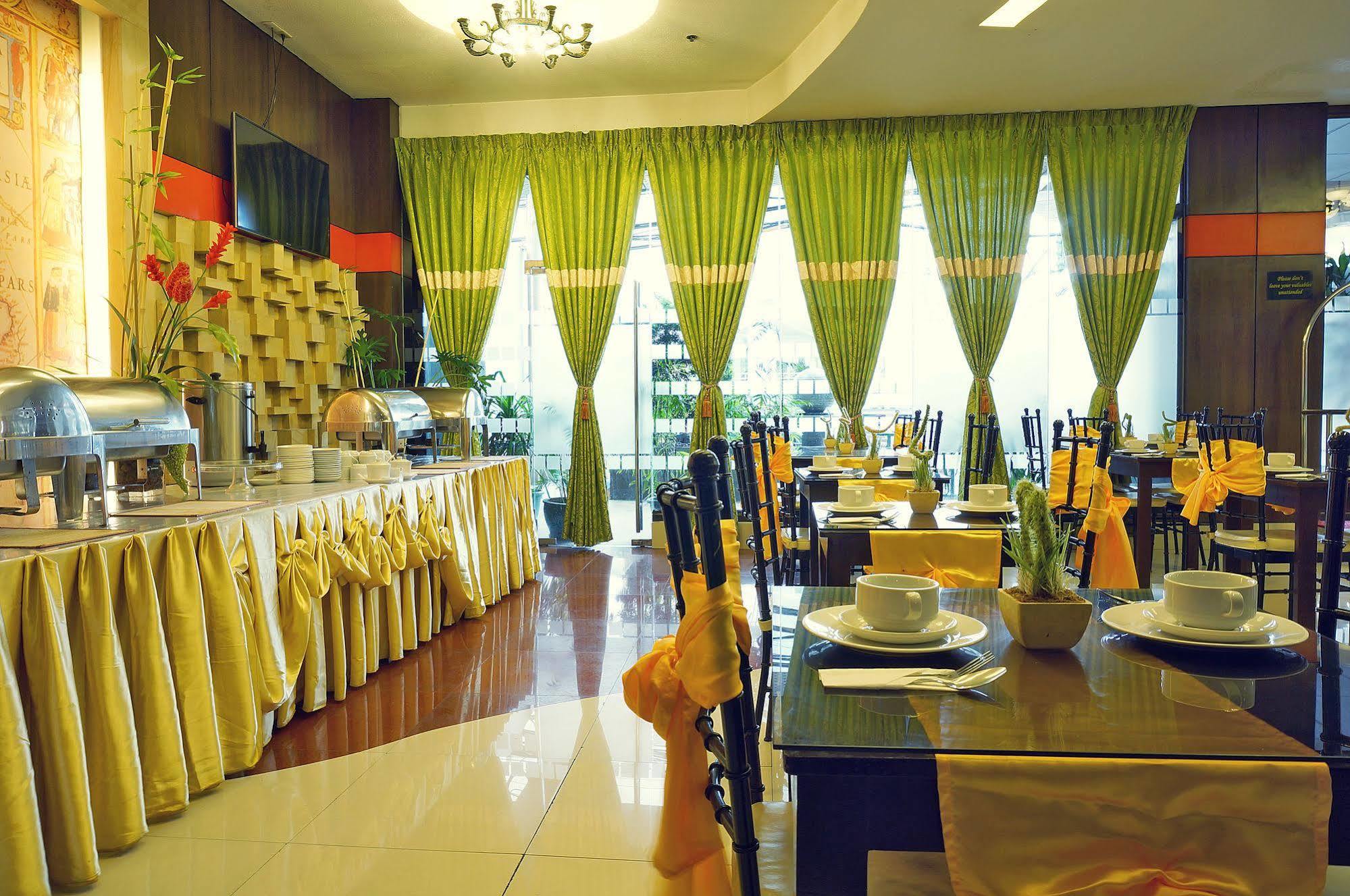 Eurotel Makati Makati City Екстериор снимка