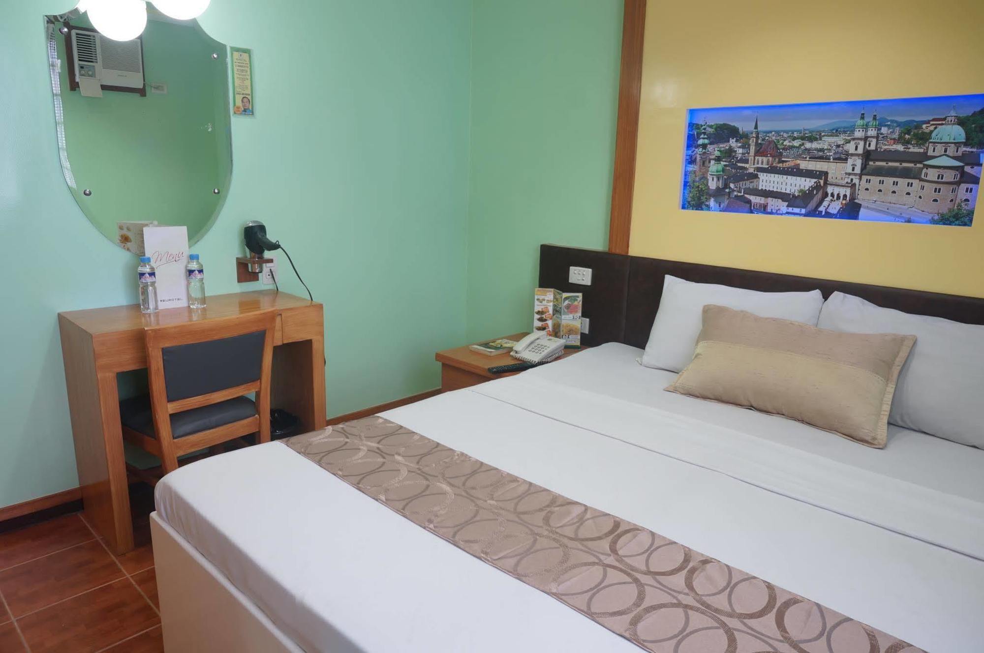 Eurotel Makati Makati City Екстериор снимка