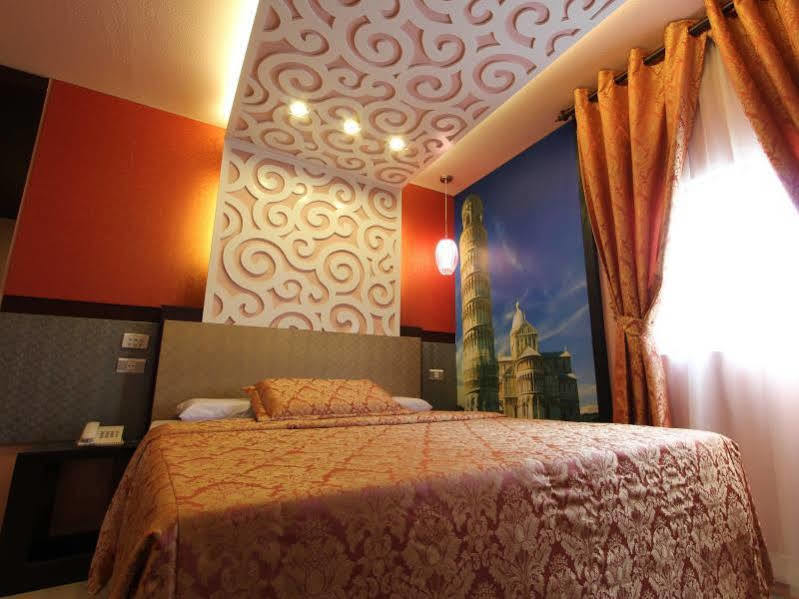 Eurotel Makati Makati City Екстериор снимка